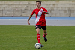 Genia Avram provided the Cairnlea midfield with plenty of bite.