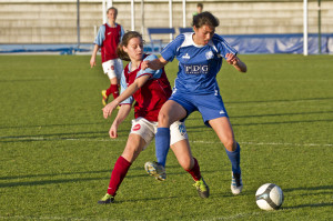 Midfield linchpins Stephanie Tanti (Sandringham) and Morany Chek (South Melbourne). Photo: Zee Ko